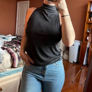 EDGY HIGH-NECK TANK